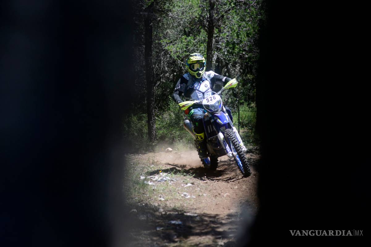 $!Enduristas dominan la pista