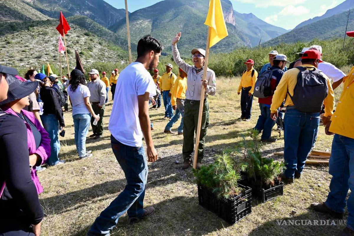 $!En la actividad participaron jóvenes de la comunidad, estudiantes de la Universidad Autónoma de Coahuila y visitantes.