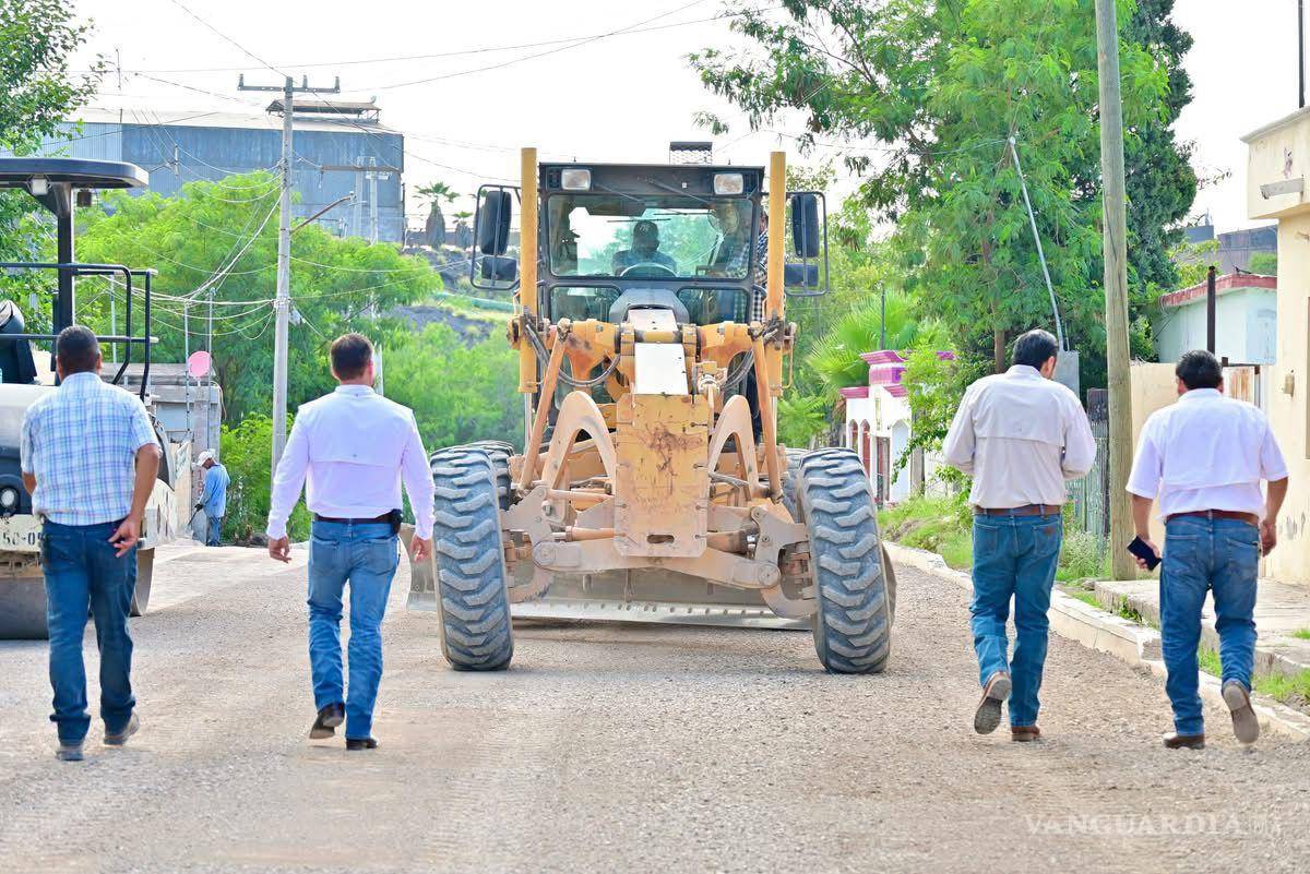 $!Trabajos de recarpeteo avanzan en colonias de Monclova como parte del programa de obra pública 2026.