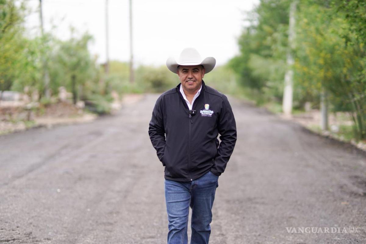 $!Atiende gobierno de Sabinas rezago de más de 30 años en calles de Agujita