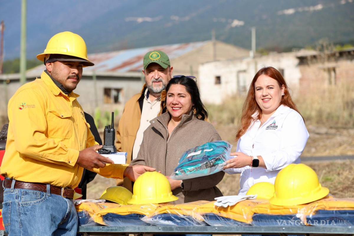 $!Brigadistas de Arteaga recibieron herramientas especializadas.