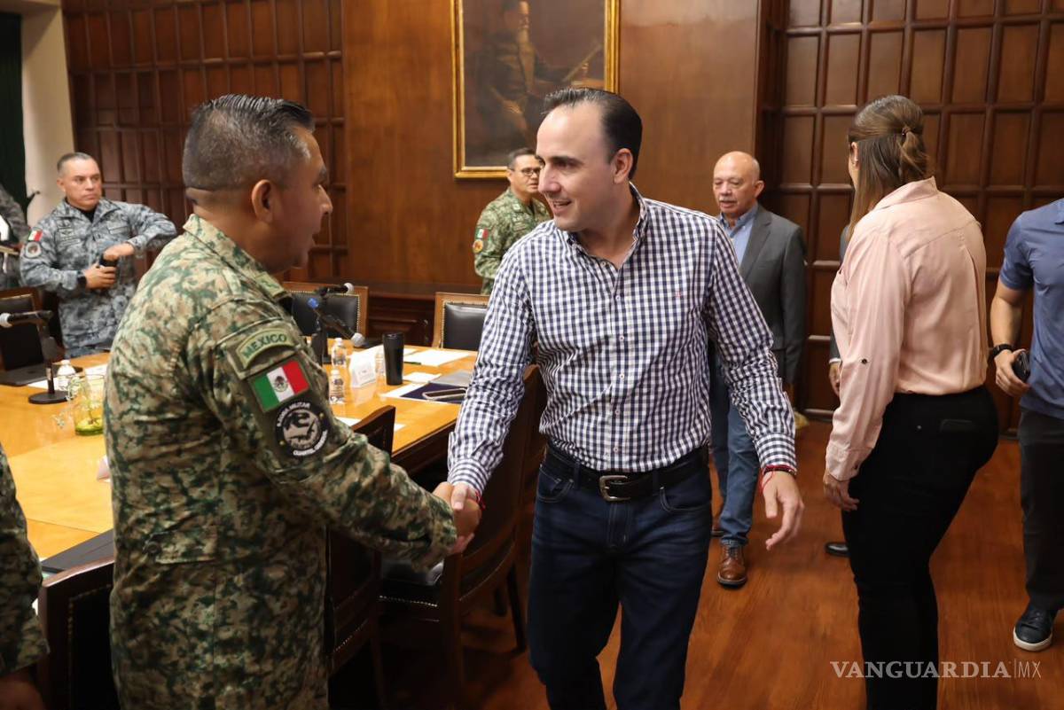 $!Autoridades estatales y federales acordaron reforzar los operativos, la vigilancia en carreteras y la presencia de corporaciones durante el próximo periodo vacacional.
