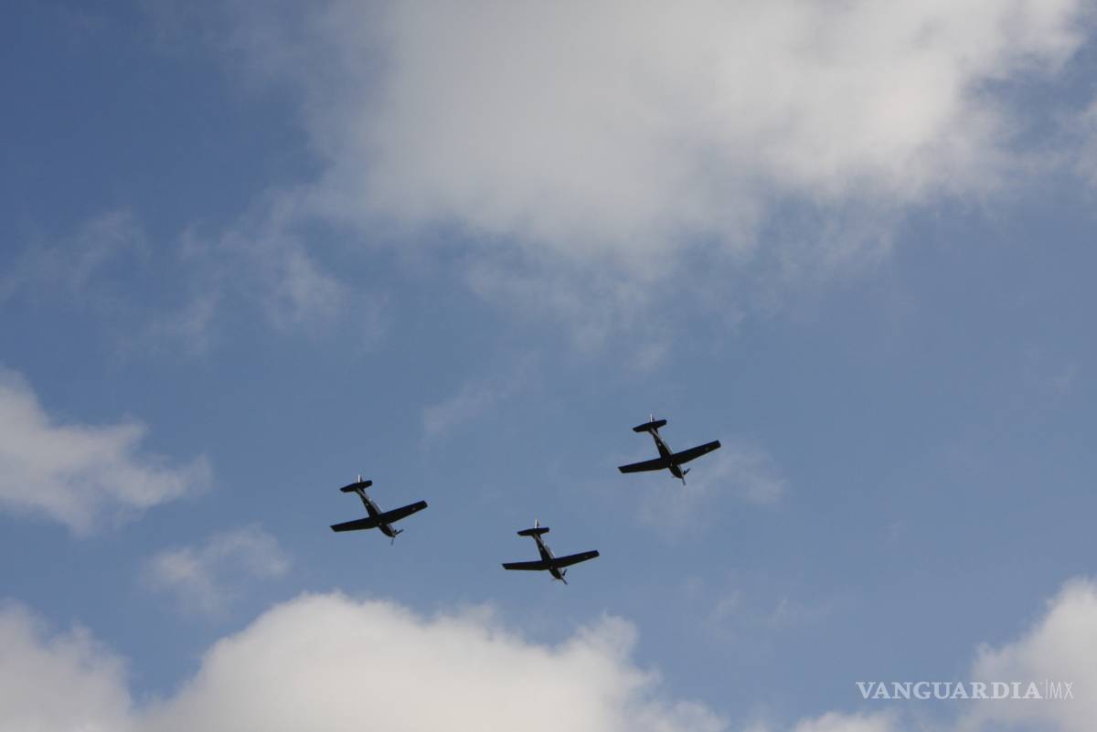 $!Miles presencian desfile militar en Piedras Negras, Coahuila