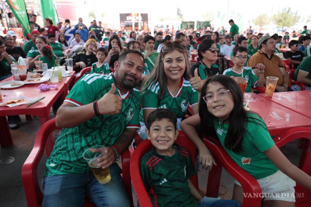 $!Miles de familias se dieron cita en el arranque del FUTFEST para disfrutar de la transmisión inaugural y diversas actividades recreativas.