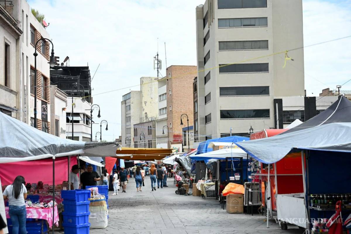 $!Los tradicionales puestos ya se instalaron el el primer cuadro de la ciudad.