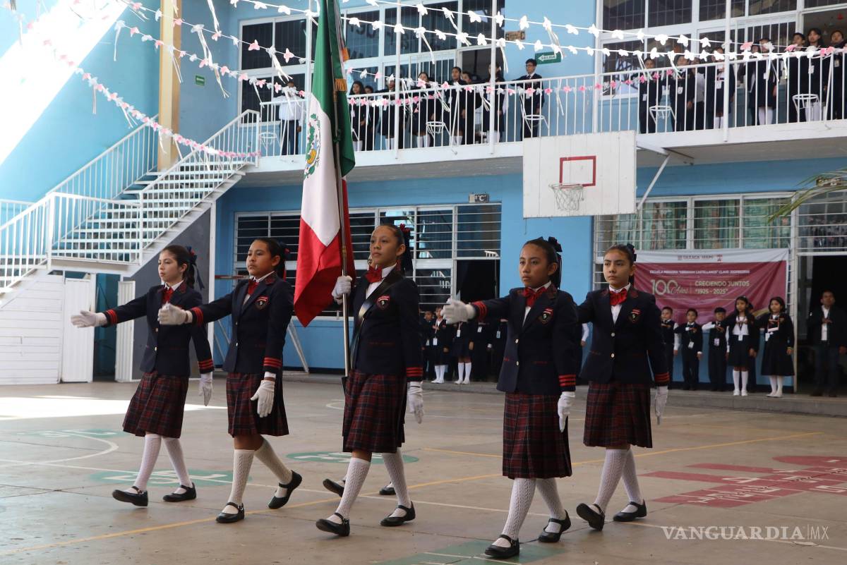$!OAXACA DE JUÁREZ, OAXACA, 09JUNIO2025.- Este día regresaron a clases más de 800 mil estudiantes de Nivel Básico en Oaxaca después del levantamiento del paro que integrantes de la Sección 22 de la Coordinadora Nacional de Trabajadores de la Educación sostuvieron por 3 semanas en la Ciudad de México. FOTO: CAROLINA JIMÉNEZ MARISCAL/CUARTOSCURO.COM