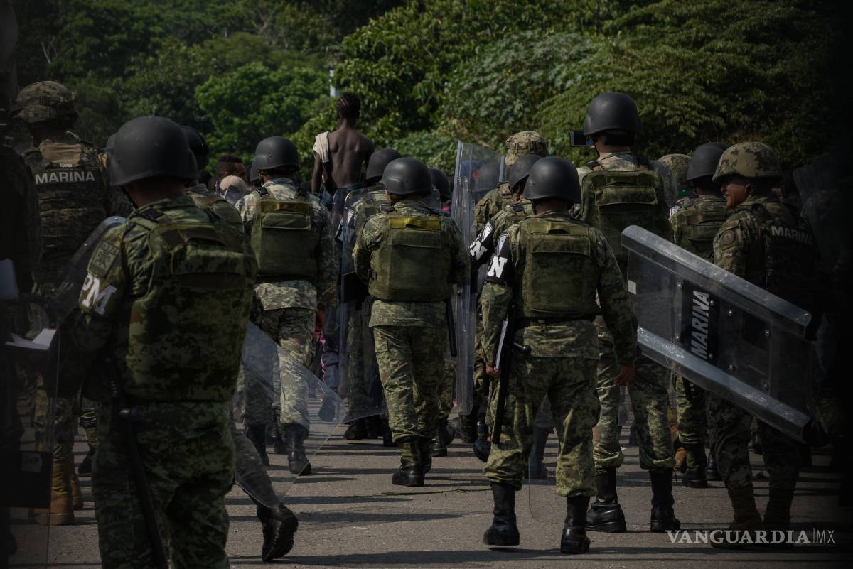 $!México endurece el control migratorio en su frontera sur con la Guardia Nacional (fotogalería)