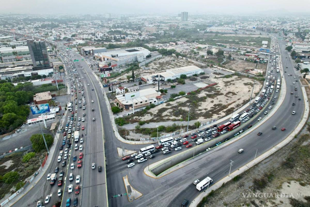 $!Mientras disminuyen las rutas de transporte, el parque vehicular privado aumenta en alrededor de 15 mil unidades al año.