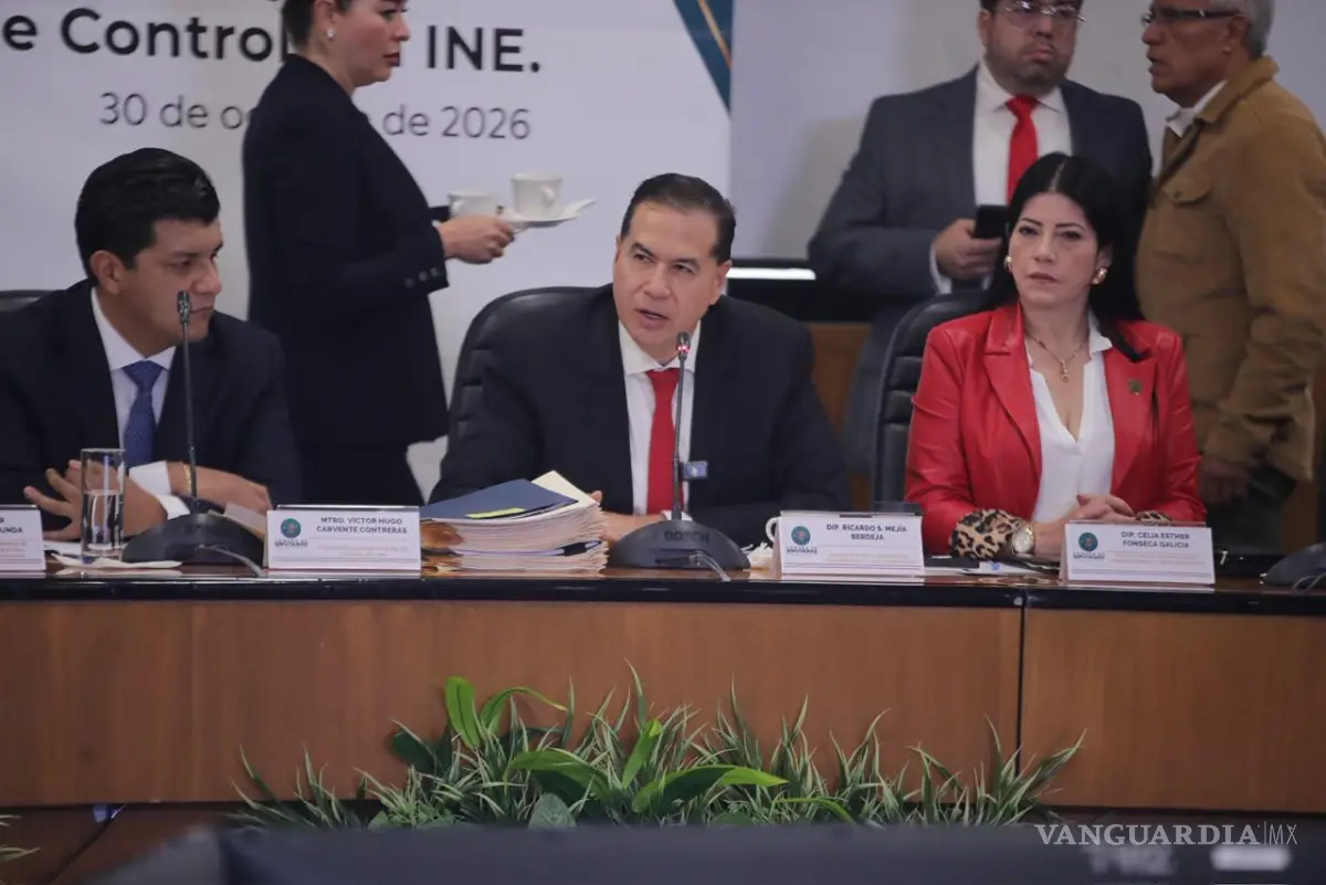 $!El diputado federal Ricardo Mejía Berdeja durante la reunión de las comisiones unidas con el titular del Órgano Interno de Control del INE.