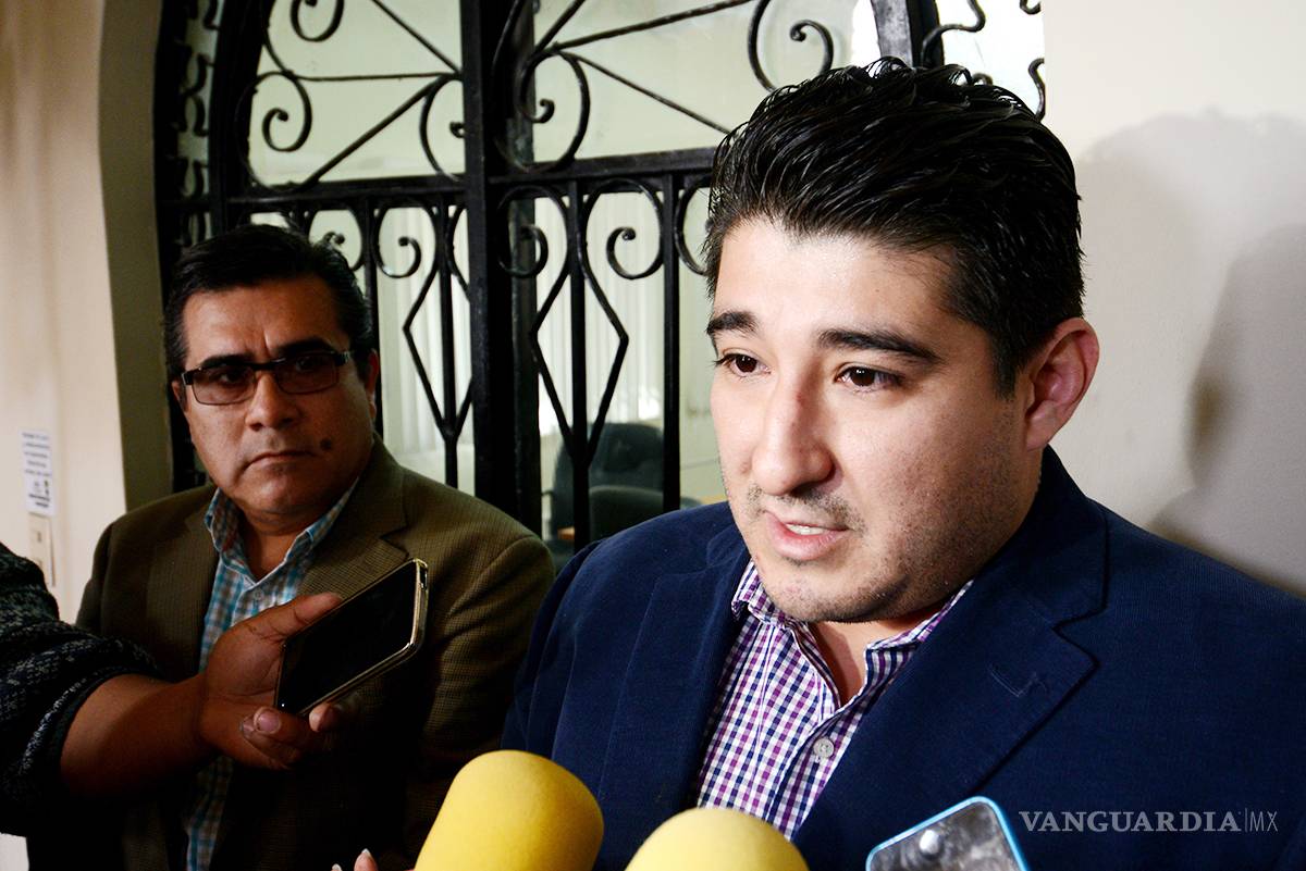 $!Comunidad escolar expulsa a familia "conflictiva" de Colegio de Saltillo