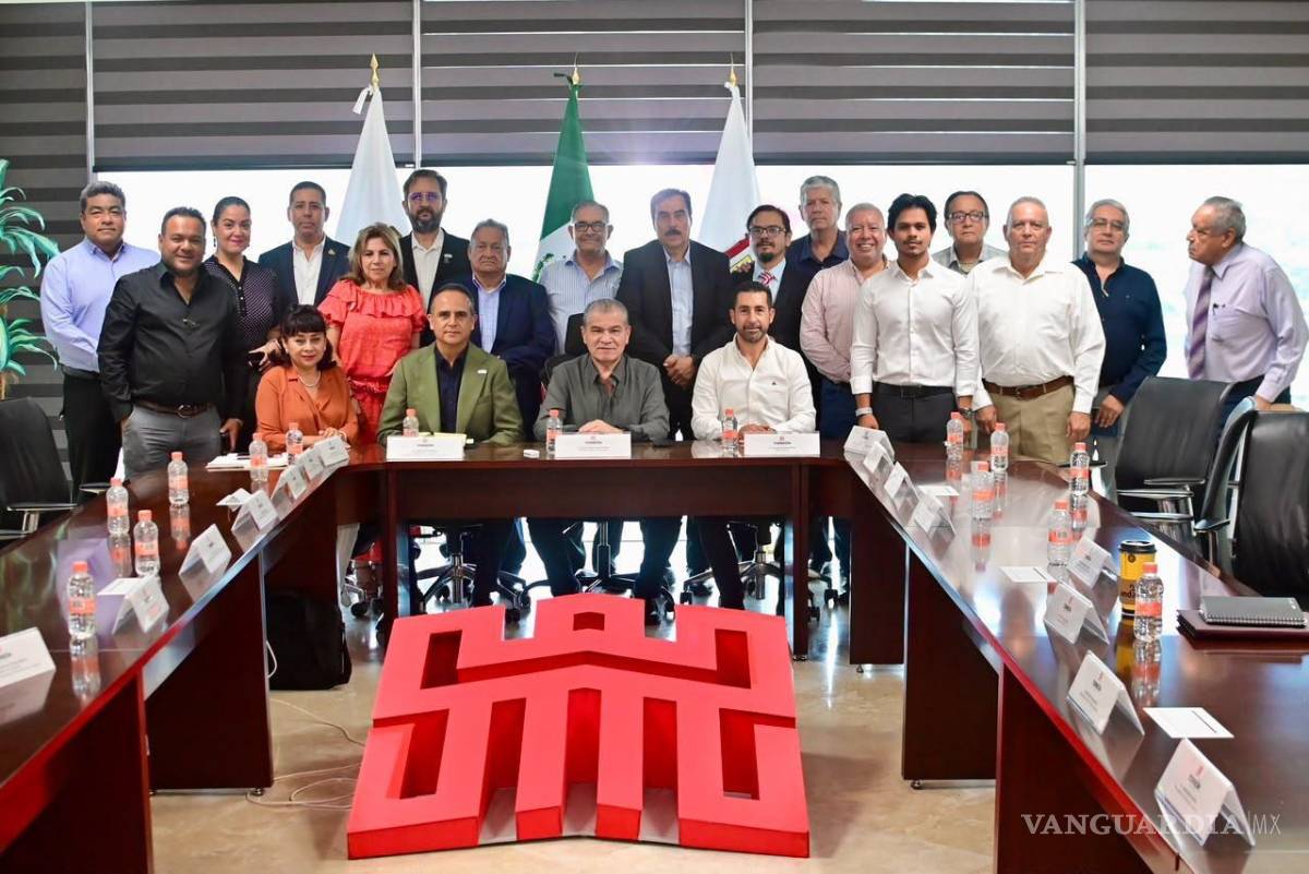 $!Representantes del Municipio y del sector empresarial participaron en el encuentro en el que se revisaron temas de movilidad, seguridad, ordenamiento urbano y desarrollo económico.