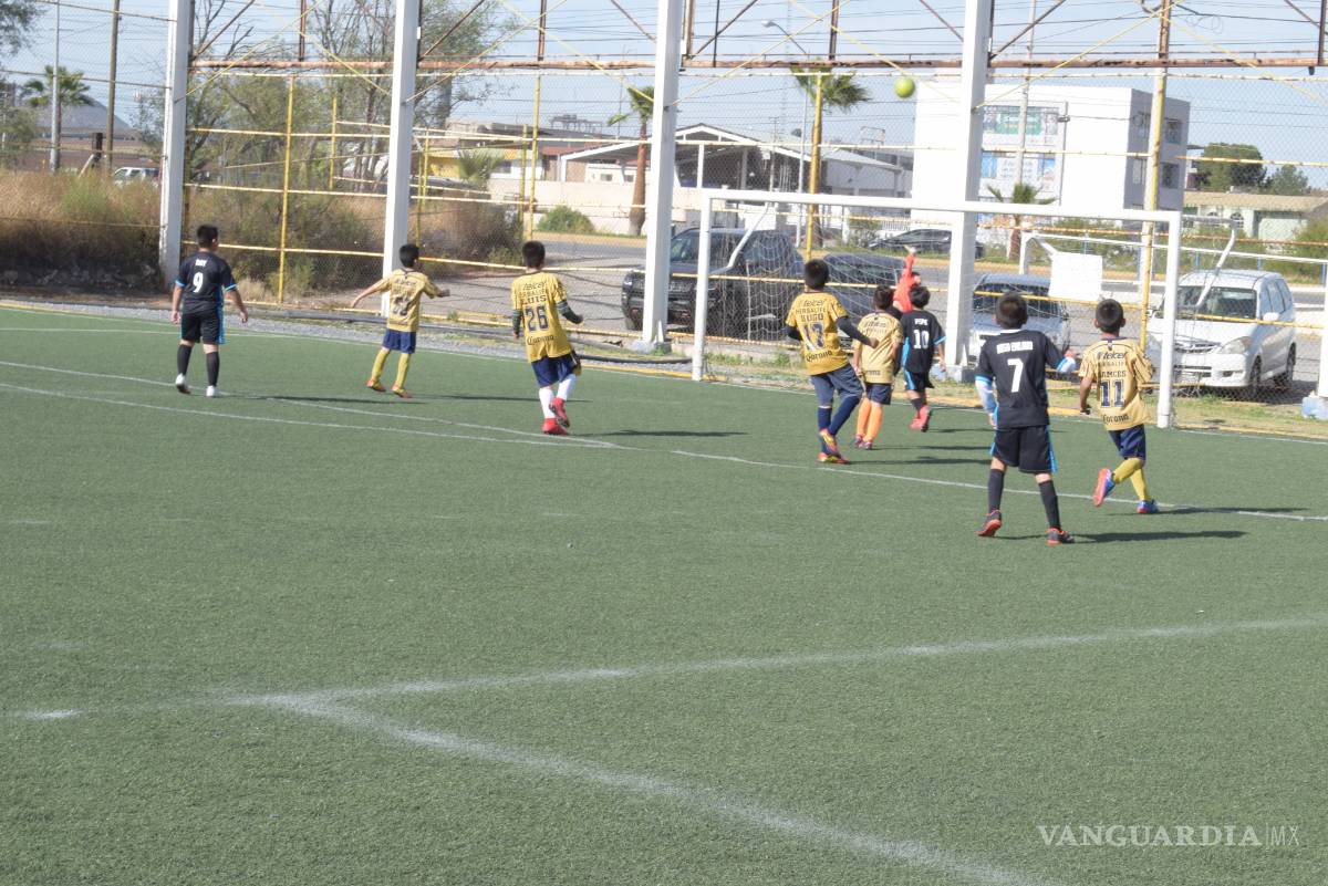 $!Colegio San José le da la vuelta a Pumas Saltillo y sacan una importante victoria en la Copa Navideña Rayados Saltillo