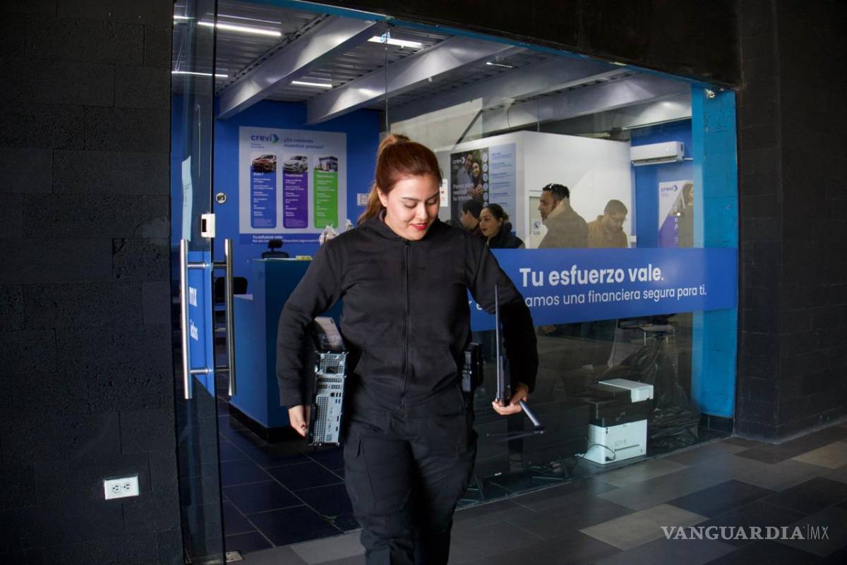 $!Denuncias por fraude derivan en operativo contra financiera en Plaza Carranza