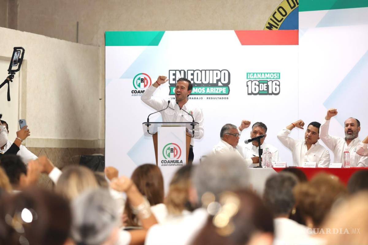 $!Gabriel Elizondo destacó el trabajo de coordinadores y gestoras sociales durante los recorridos y actividades del partido.