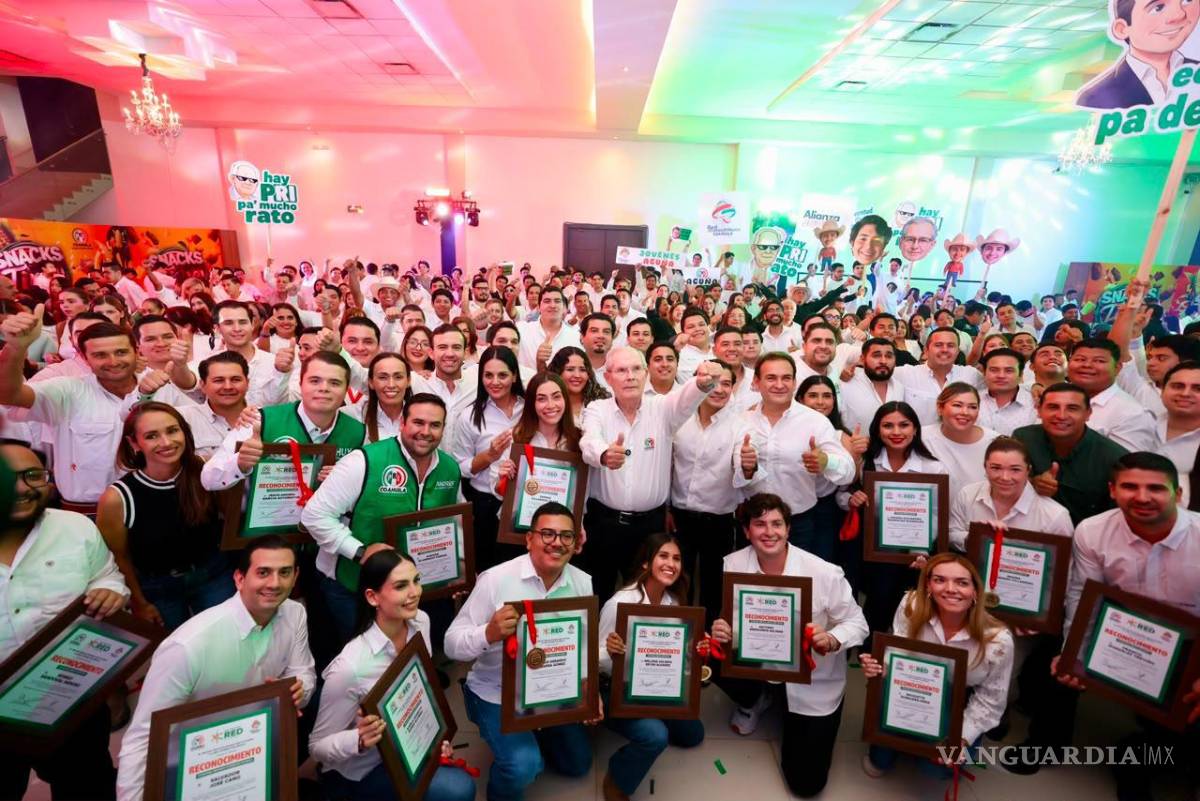 $!La ceremonia reunió a dirigentes priistas, representantes juveniles y líderes universitarios.