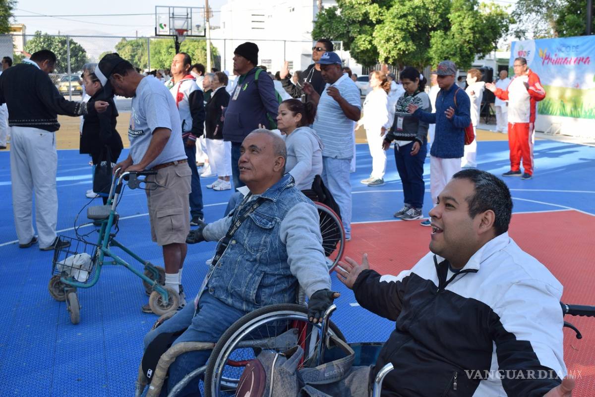 $!DIF Torreón da la bienvenida a la primavera en la plaza del Eco