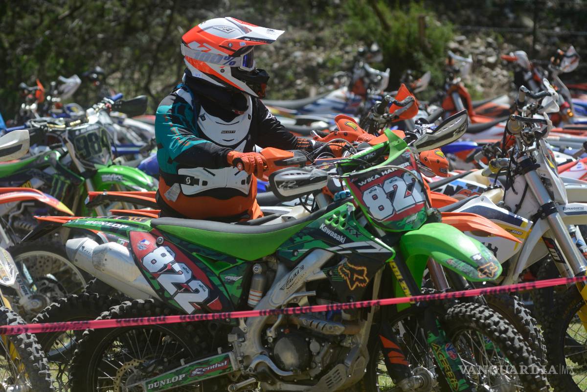$!Enduristas dominan la pista