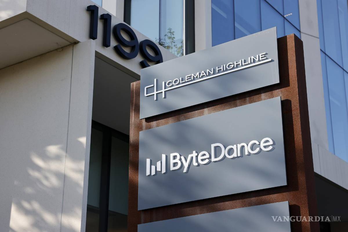 $!Se exhiben carteles afuera de la sede corporativa de ByteDance, la empresa matriz de TikTok, en San José, California.