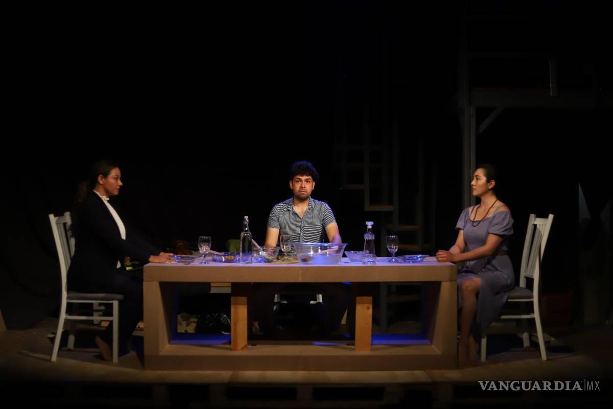 $!La Compañía de Teatro Camaleón recuperó la inversión por la obra “Tsunami” gracias a su participación en la Muestra Estatal de Teatro y la Muestra Nacional de Teatro.