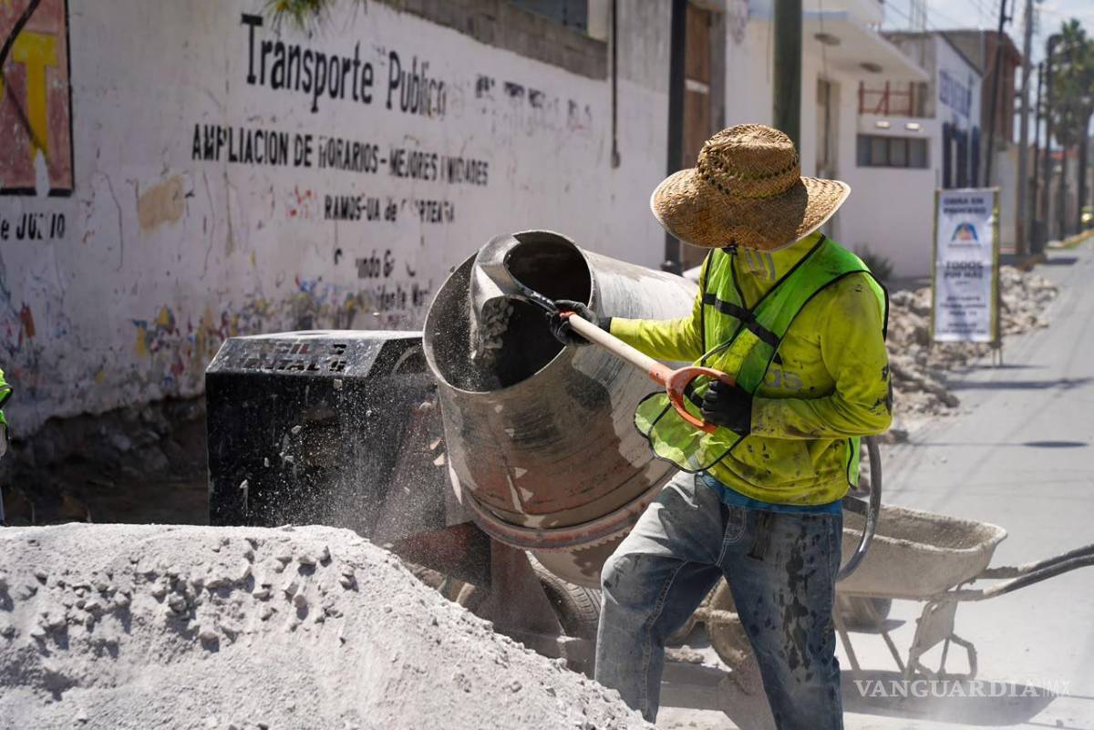 $!Obras. Los trabajos incluyen retiro de superficies dañadas, nivelación del terreno y colocación de concreto.