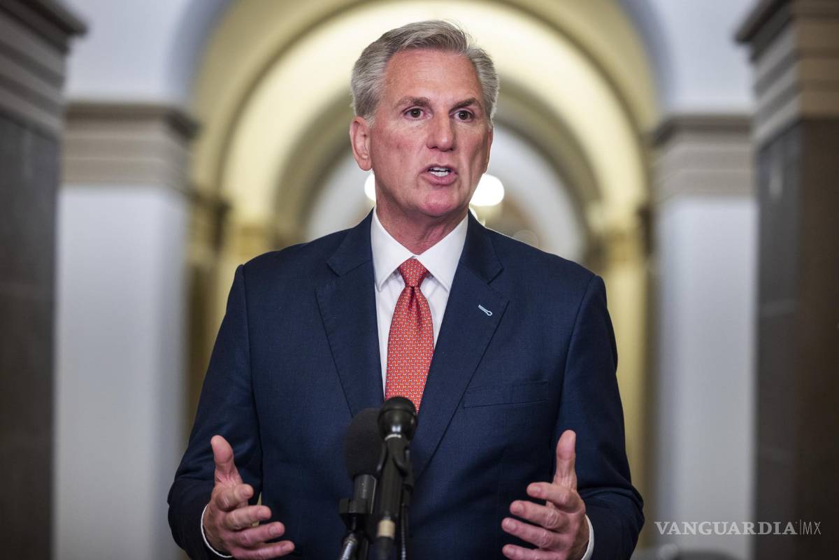 $!El presidente republicano de la Cámara, Kevin McCarthy, habla con los reporteros sobre las negociaciones con la Casa Blanca sobre el límite de la deuda.