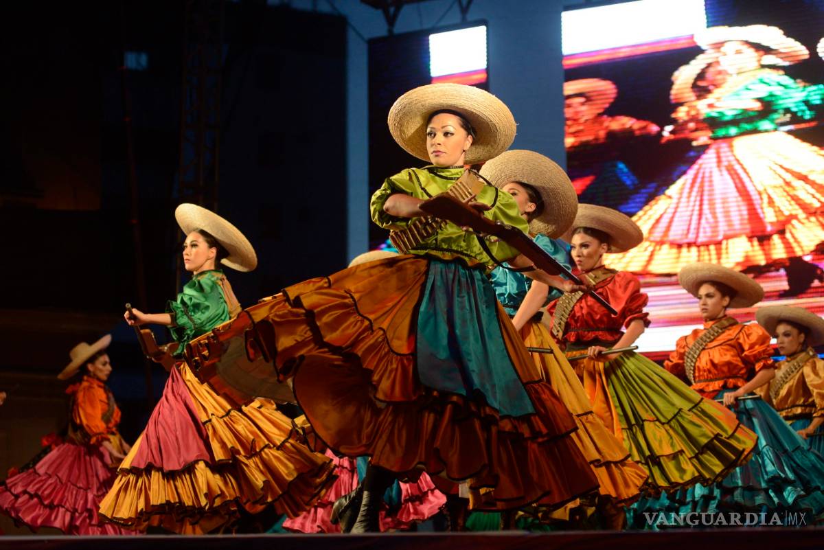 $!Ballet de Amalia Hernández cautiva a Saltillo