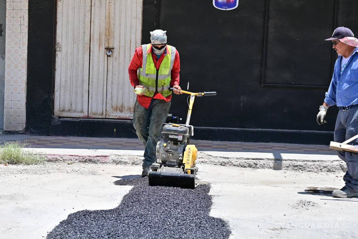 $!Cuadrillas municipales repararon 744 baches en distintos sectores de Monclova durante la última semana de julio.