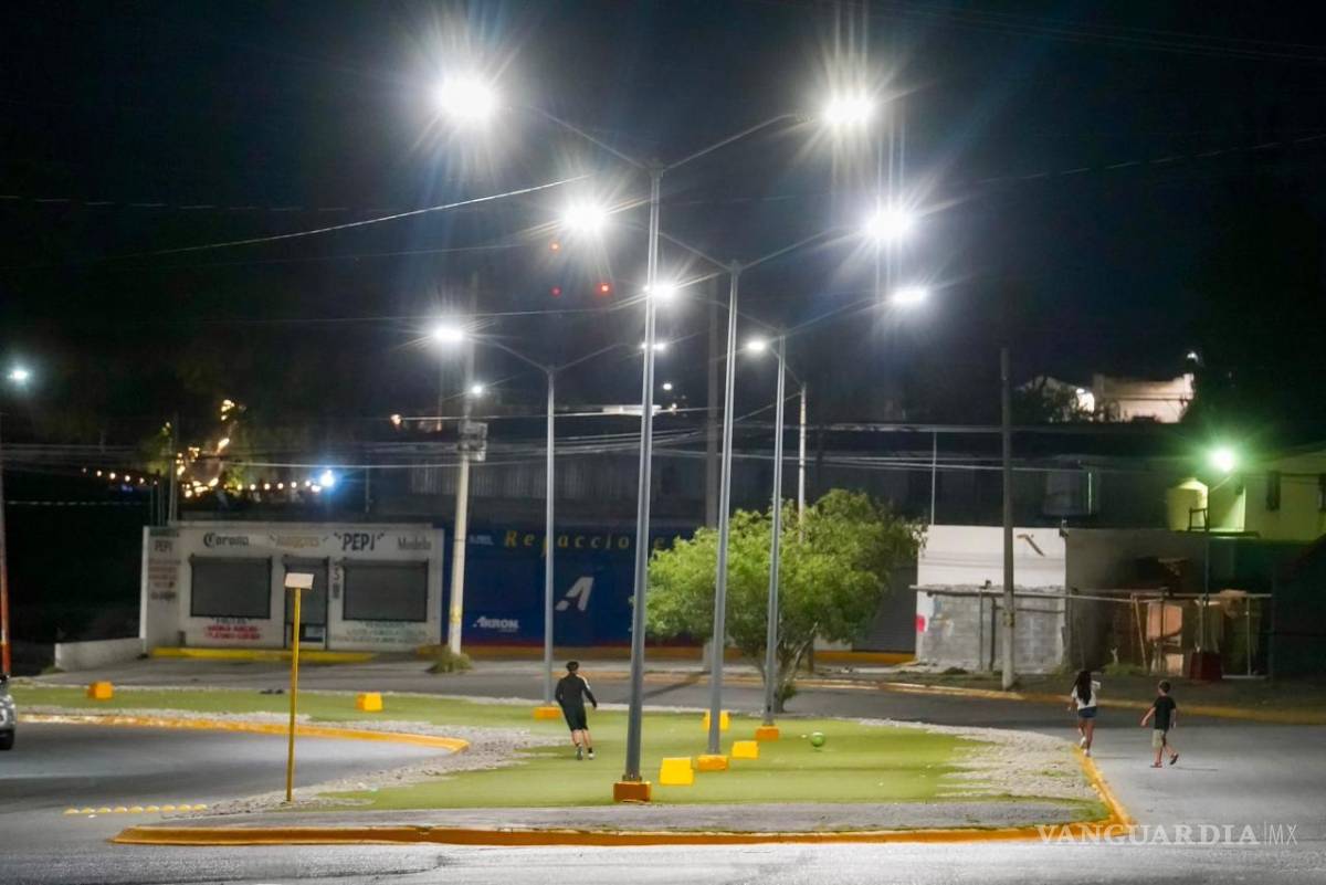 $!Cuadrillas municipales realizaron trabajos de mantenimiento para recuperar el funcionamiento de sistemas de iluminación en distintos sectores de Ramos Arizpe.
