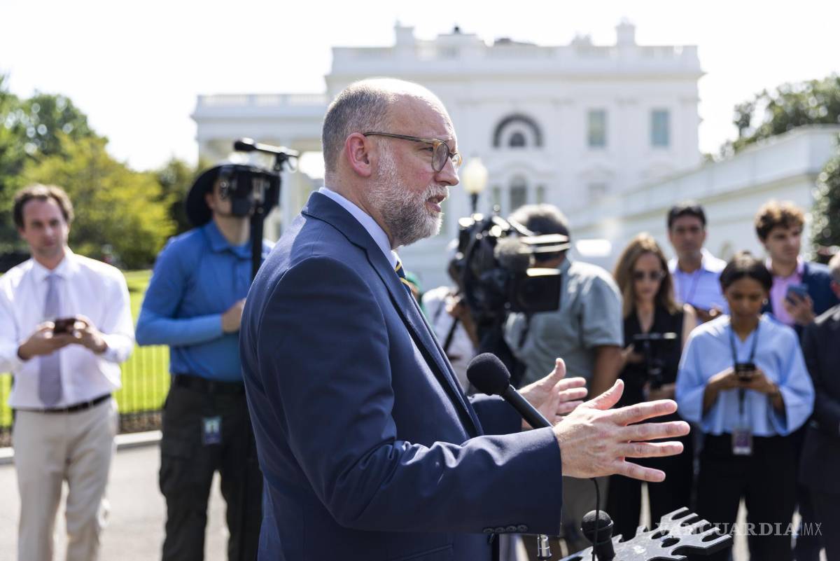 $!El director de la Oficina de Administración y Presupuesto (OMB) Russell Vought (centro), habló sobre el presidente de la Reserva Federal, Jerome Powell.