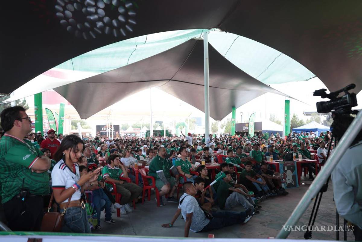 $!La afición saltillense respondió al llamado y llenó de entusiasmo el arranque del festival mundialista.