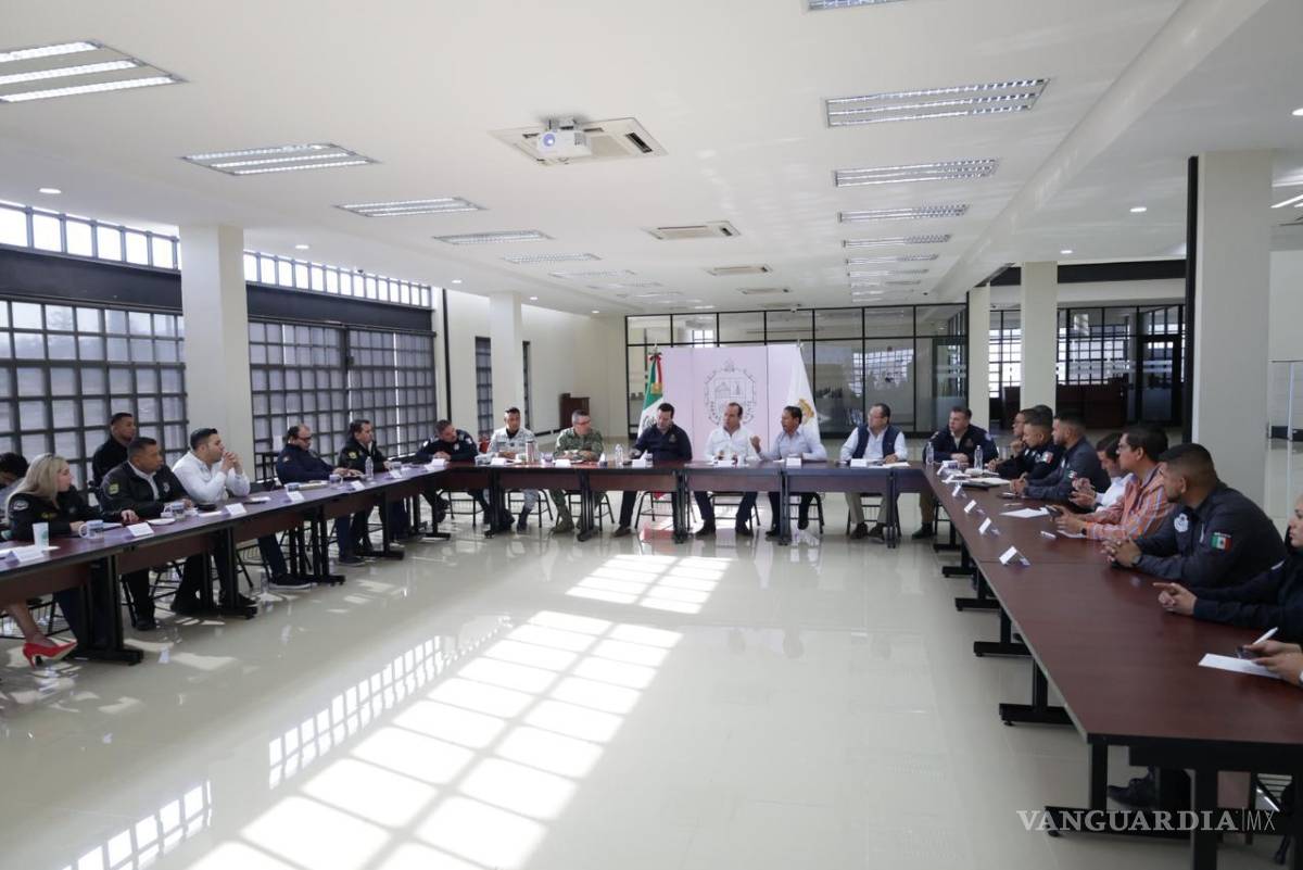 $!Autoridades de los tres órdenes de gobierno sostuvieron una sesión de seguridad en Parras para revisar la estrategia de prevención del delito.