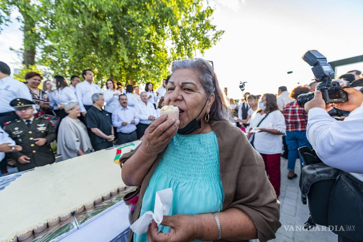 $!Saltillo, Coah. Mex. 25 de julio del 2022 Tradicionales Mañanitas por el 445 Aniversario de Saltillo, en la Plaza del Mirador