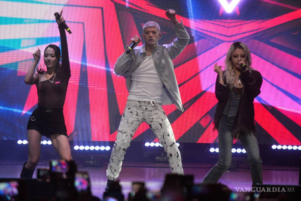 $!Kard, banda coreana de K-Pop, en la explanada de la Alhóndiga de Granaditas como parte de las actividades de teatro del 50 Festival Internacional Cervantino.