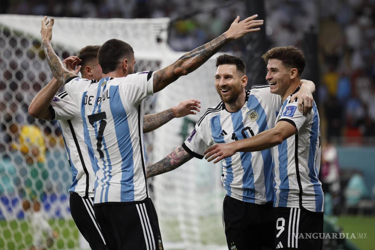 $!Argentina celebra el tanto de Julián Álvarez.