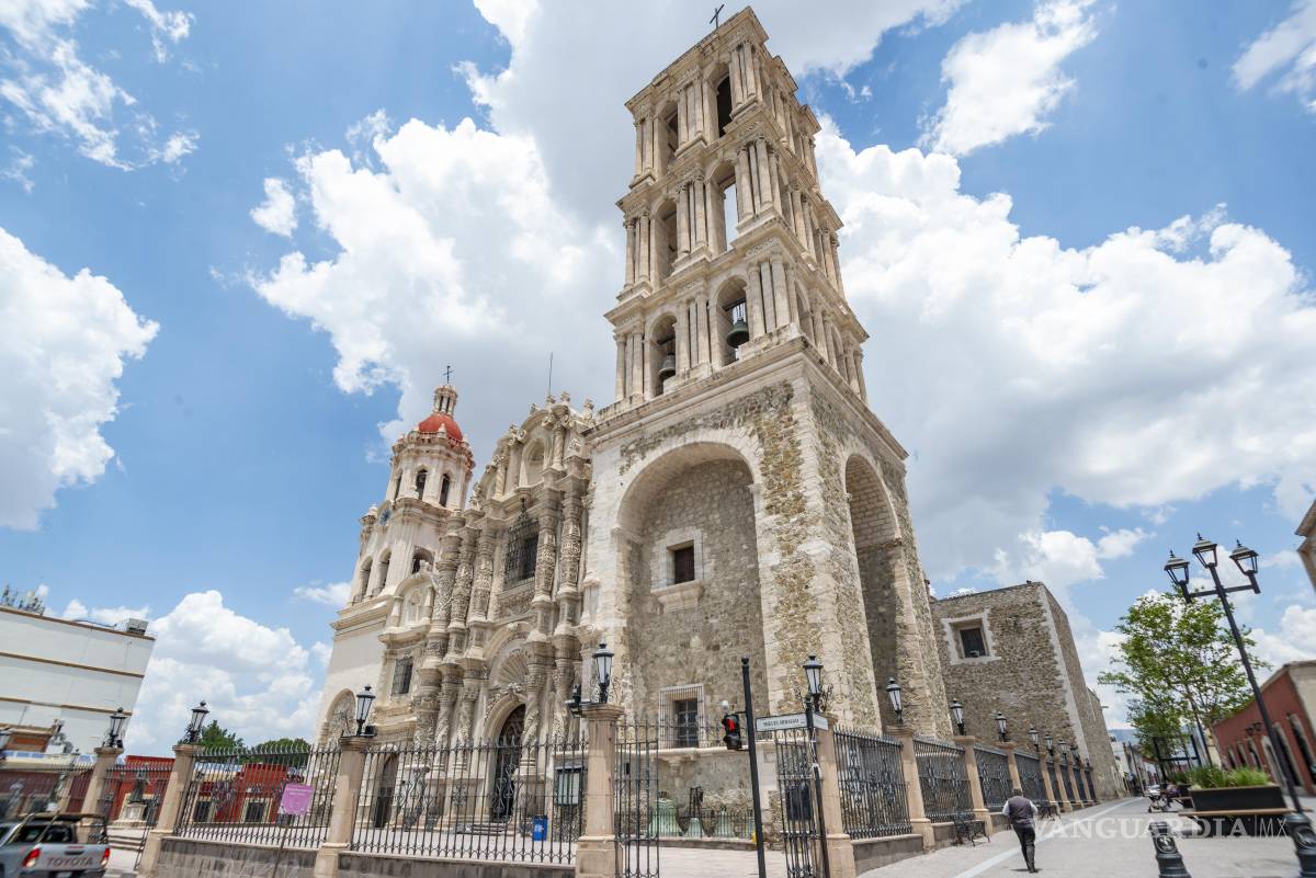 $!La Catedral de Santiago Apóstol, ícono de Saltillo, estrenará un sistema de iluminación que resalta su majestuosidad barroca y su relevancia histórica.