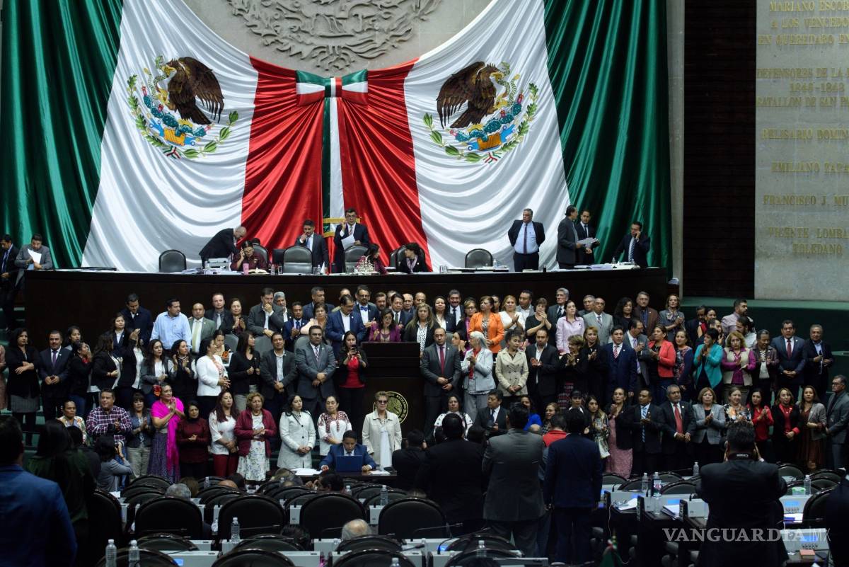 $!PAN, PRI, MC y PRD toman tribuna en debate de leyes educativas en Cámara de Diputados