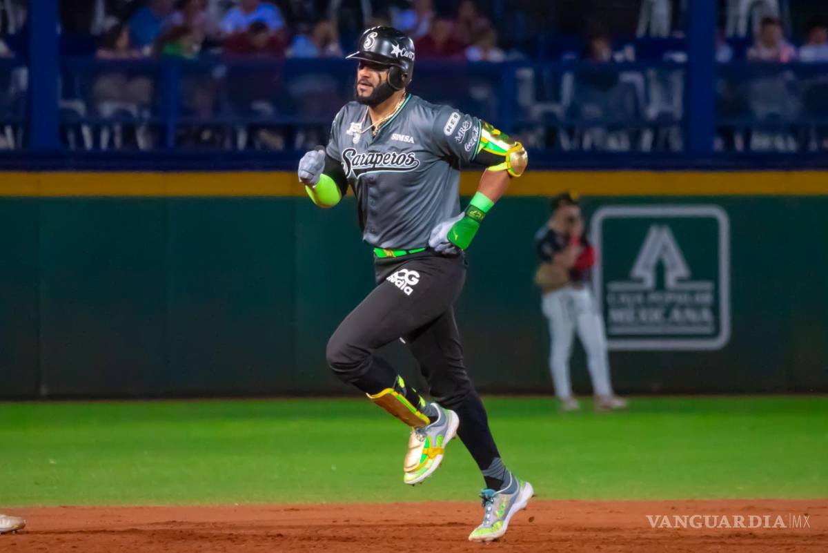 $!José Peraza respondió con el bate y con el guante, siendo pieza importante en la victoria sarapera.