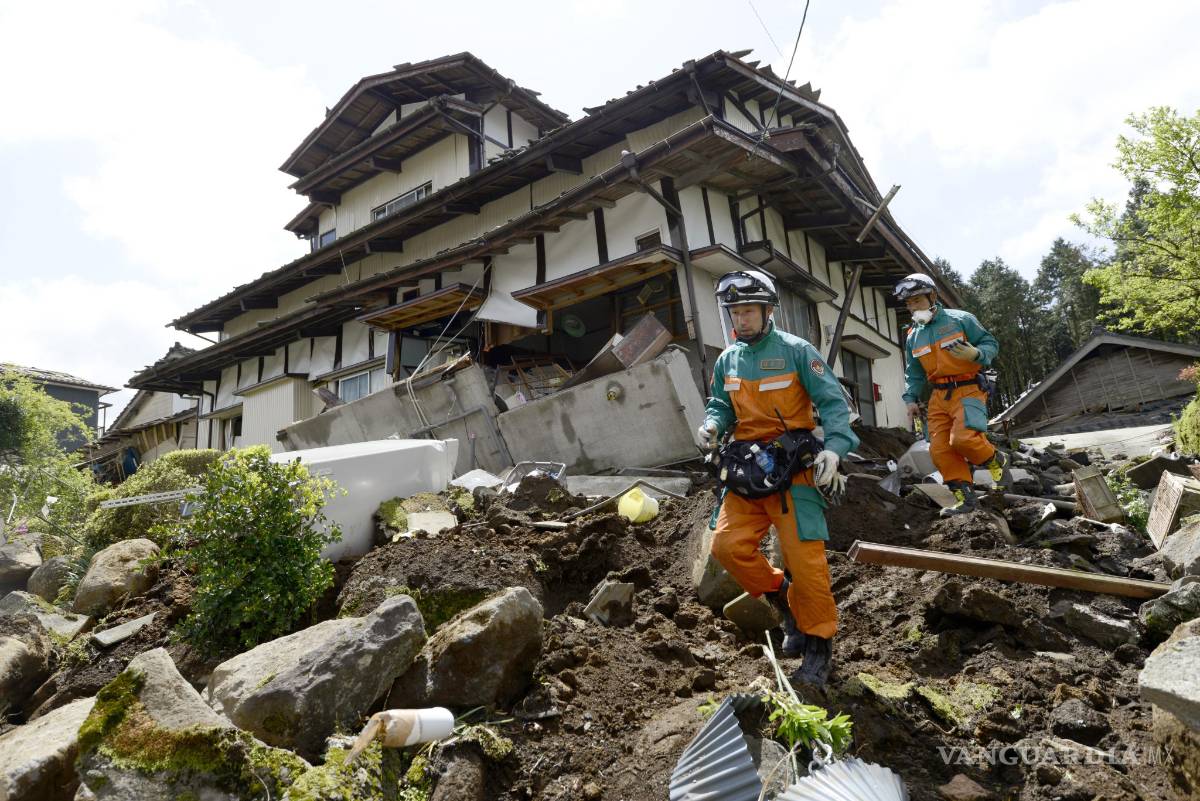 $!Japón alerta que más de 4 mil casas están en riesgo de derrumbarse tras serie sismos