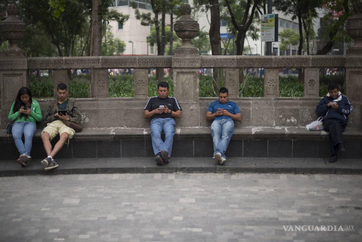 $!Según un nuevo estudio, usar frecuentemente el celular puede reducir la concentración de espermatozoides en el semen del hombre.