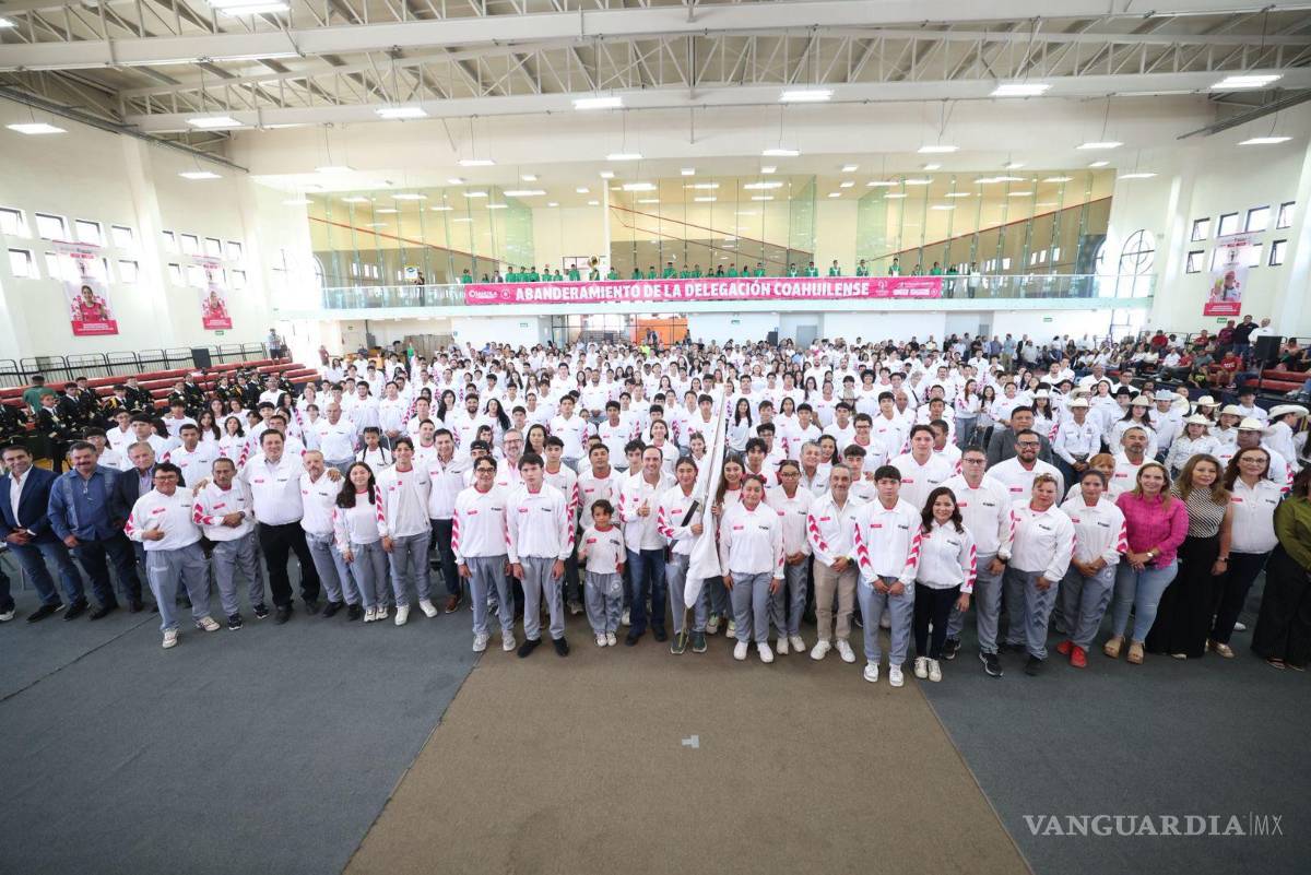 $!Manolo Jiménez abanderó a más de 700 atletas coahuilenses rumbo a la Olimpiada Nacional 2025.