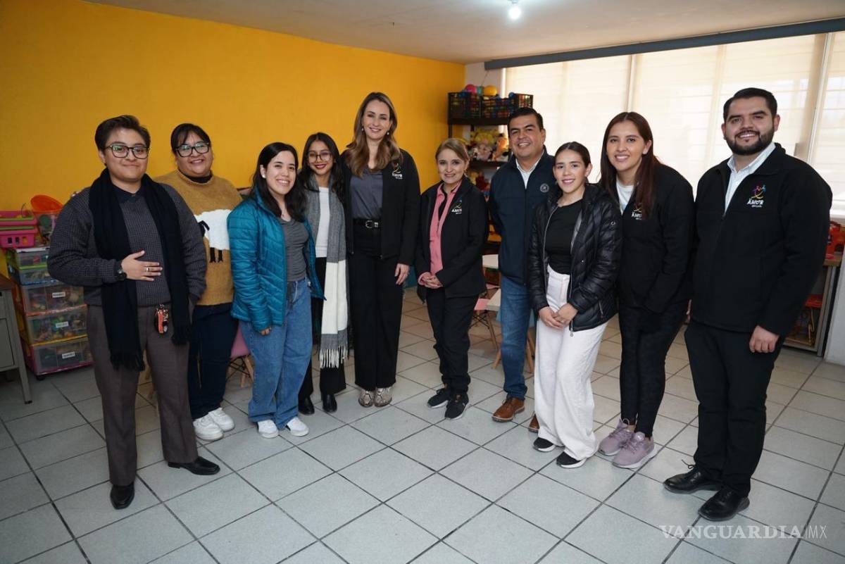 $!La Brigada Rosa reunió a autoridades y estudiantes en la Unidad Camporredondo para acercar servicios de salud y bienestar.