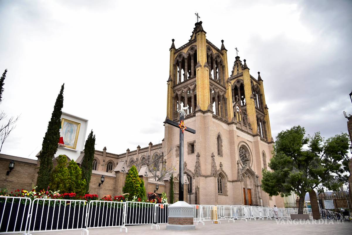 $!Ni la pandemia apaga la devoción a la Virgen; fieles honran a la Guadalupana en Saltillo