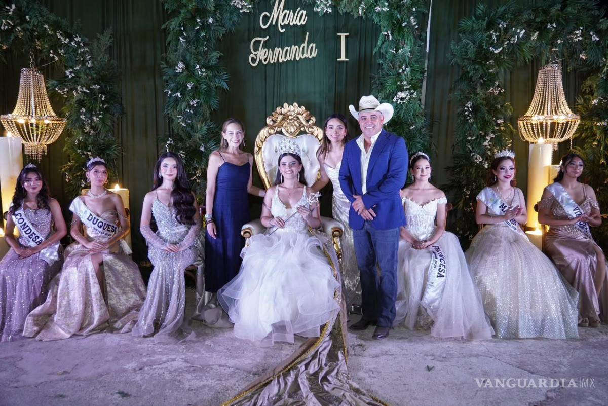 $!María Fernanda I fue coronada como reina de la Feriexpo Sabinas 2026.