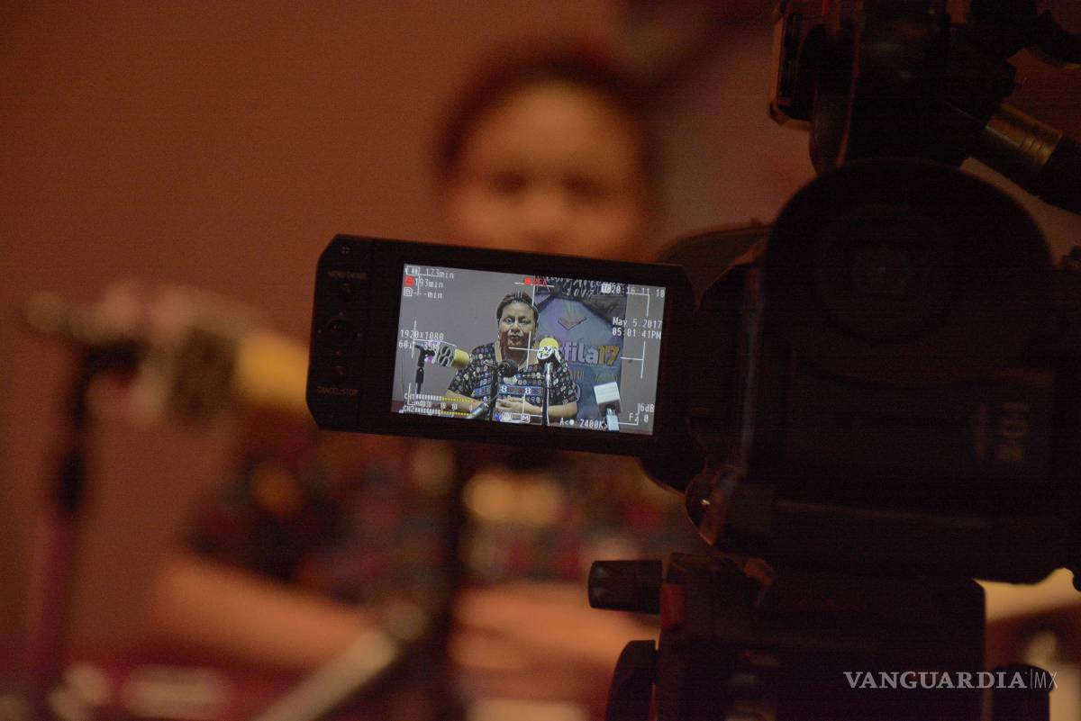 $!El futuro tiene los ojos abiertos: Rigoberta Menchú