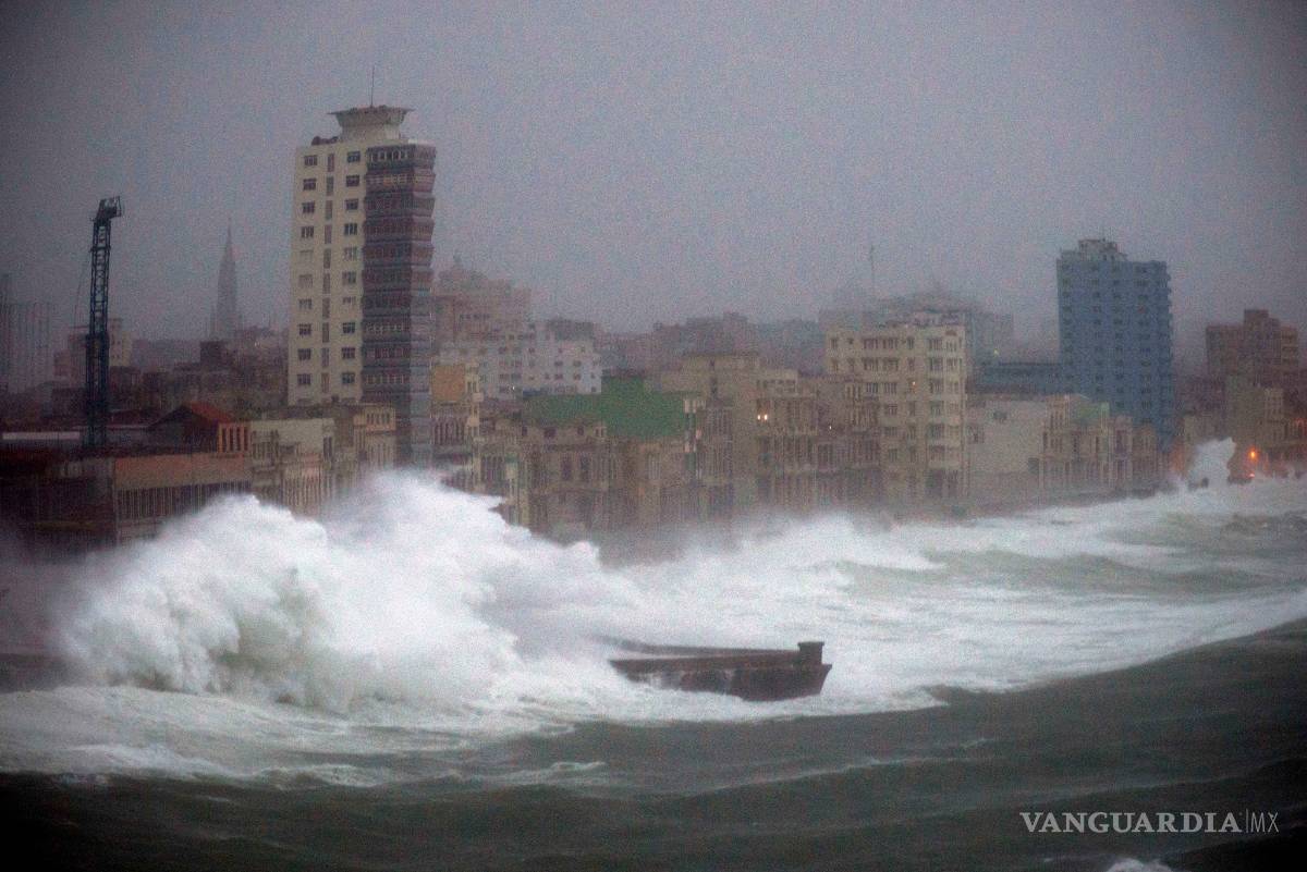 $!Irma llega a los Cayos de Florida como huracán categoría 4