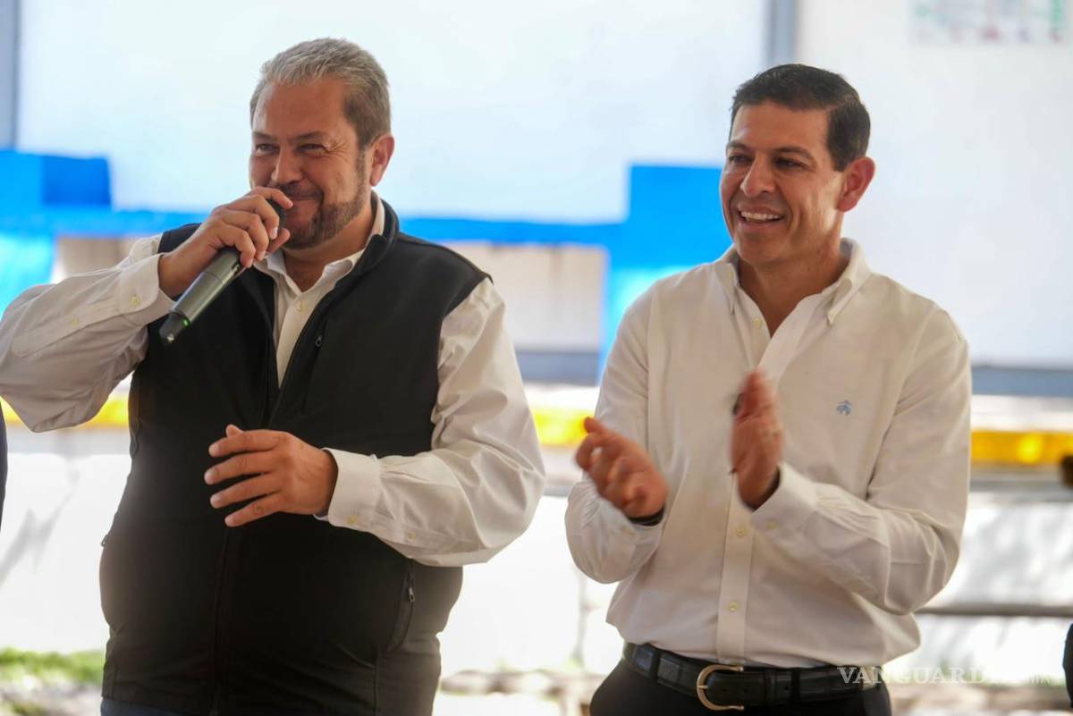 $!El rector Octavio Pimentel (derecha) agradeció el trabajo coordinado de la UAdeC con el Municipio.
