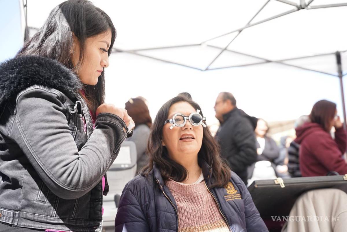 $!Universitarias accedieron a atención médica, orientación emocional y actividades recreativas durante la jornada impulsada por el DIF Saltillo.