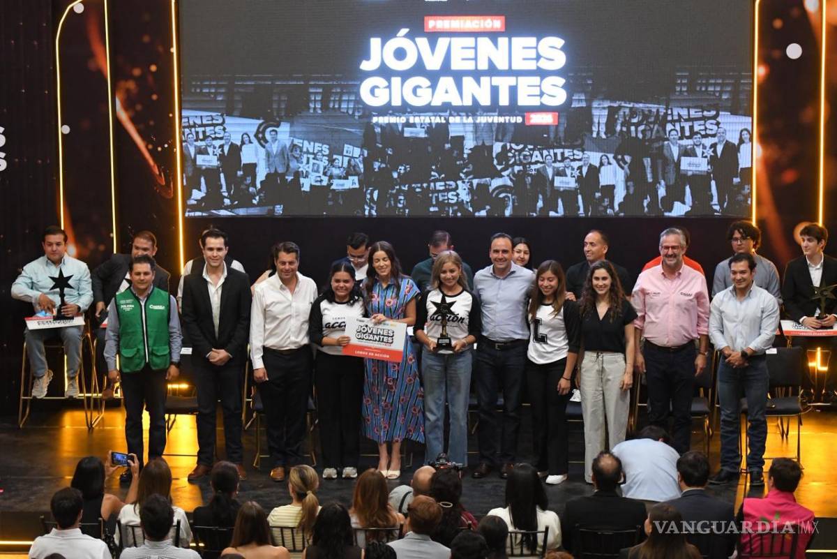 $!La Universidad Autónoma de Coahuila recibió un reconocimiento especial por el proyecto “Lobos en Acción”.
