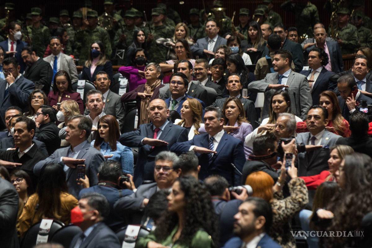 $!Funcionarios durante la sesión de Congreso General en la que se dio apertura al Segundo Periodo de Sesiones Ordinarias del Segundo Año de Ejercicio de la LXV Legislatura.