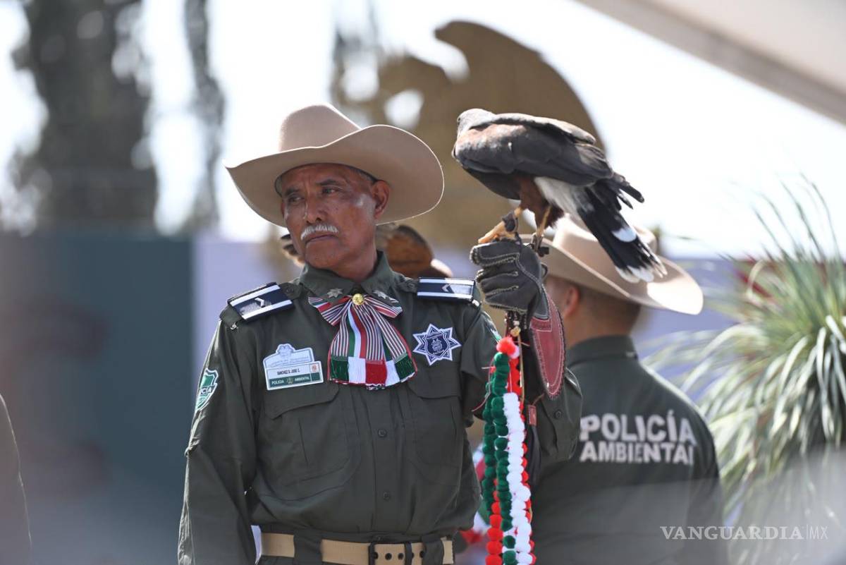 $!Elementos de la Policía Ambiental participaron en el desfile conmemorativo del 16 de septiembre en Saltillo.